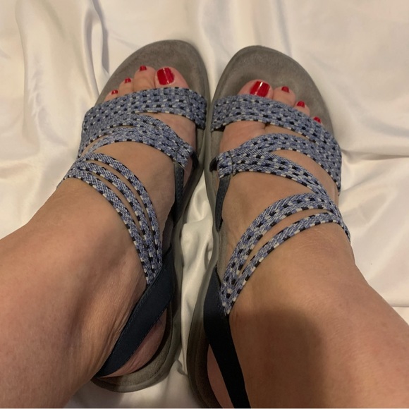 Skechers Memory foam Sandals - Picture 2 of 7